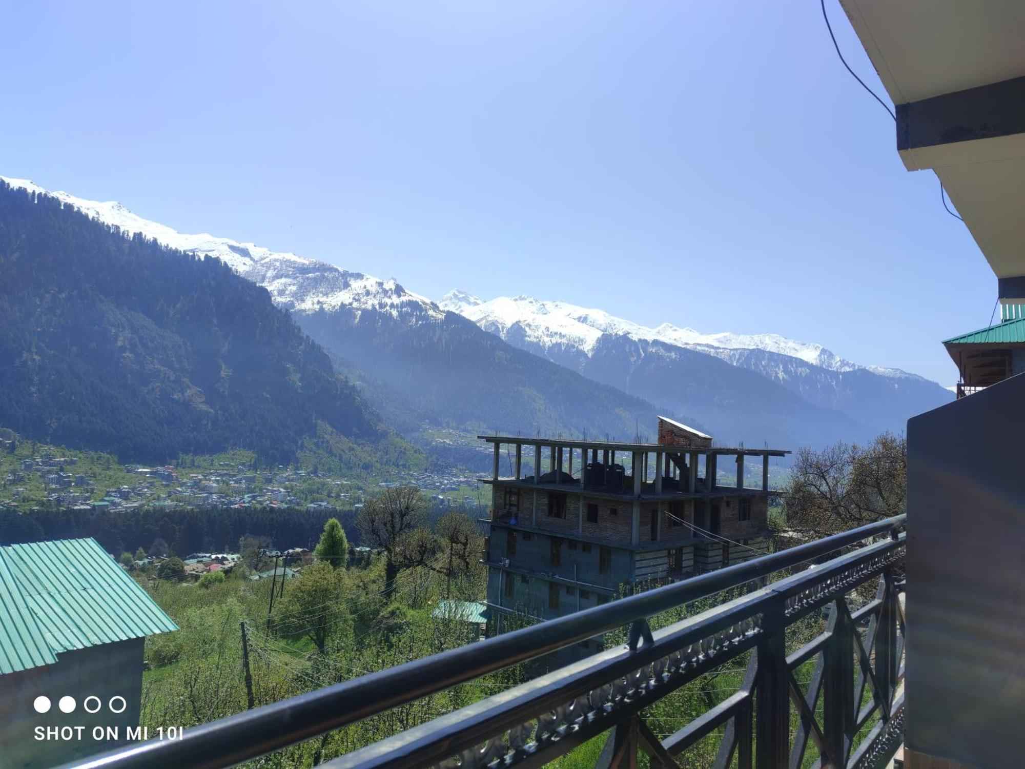 Krishana Cottage A Pure Veg !!!300 M From Hadimba Temple!!!Balcony Rooms!!!Veg Restaurant!!!Couple Friendly!!!Family Cottage!!! Manāli Zewnętrze zdjęcie